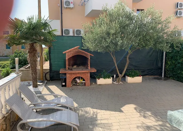 Petra 1 Appartement Vir